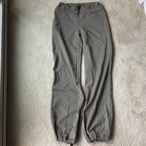 Lululemon sweatpants w/ drawstring bottom